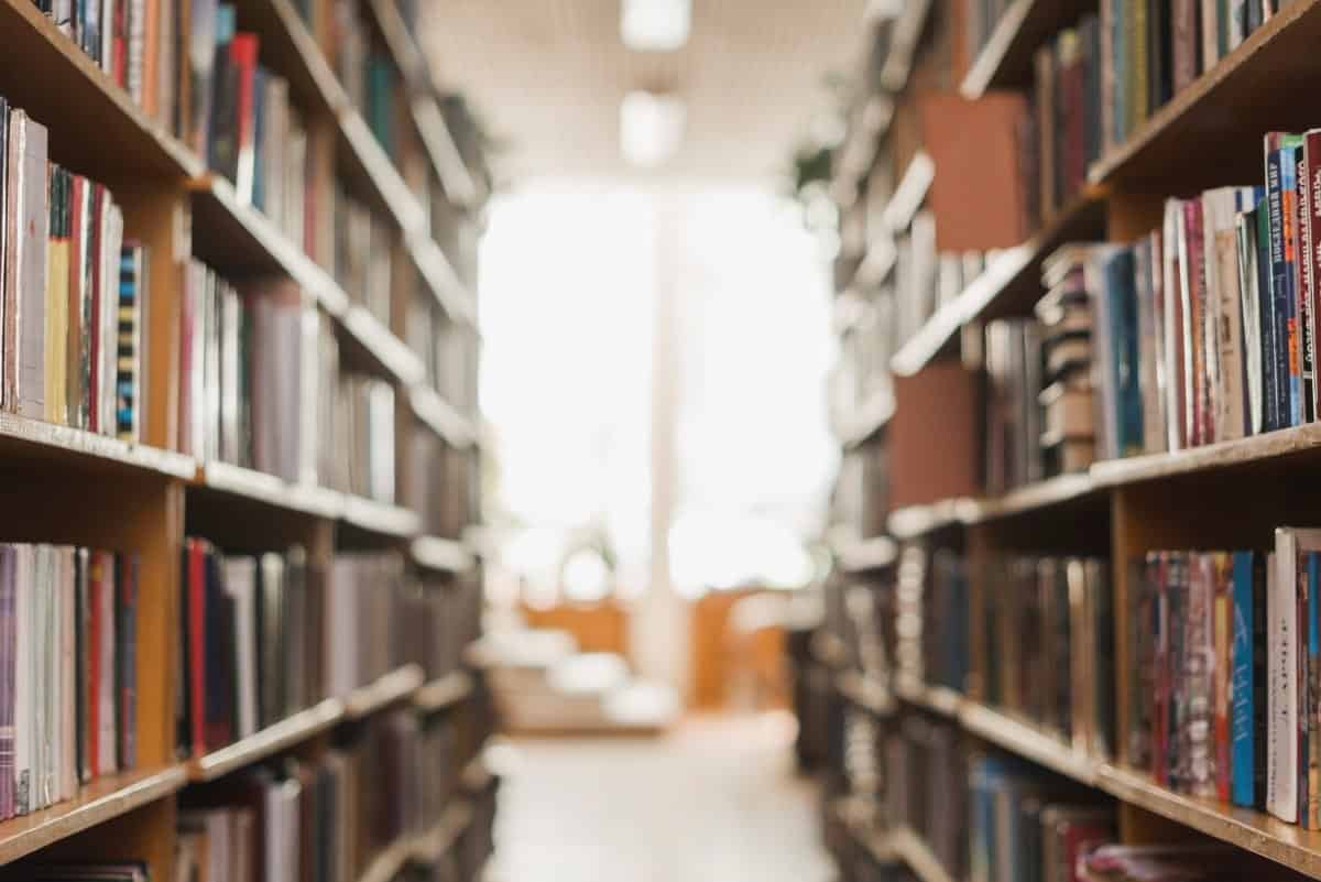 How to create a free resource library for your blog
