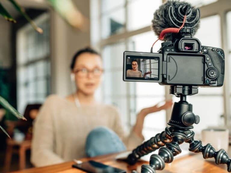 Best Microphones For YouTubers In 2024