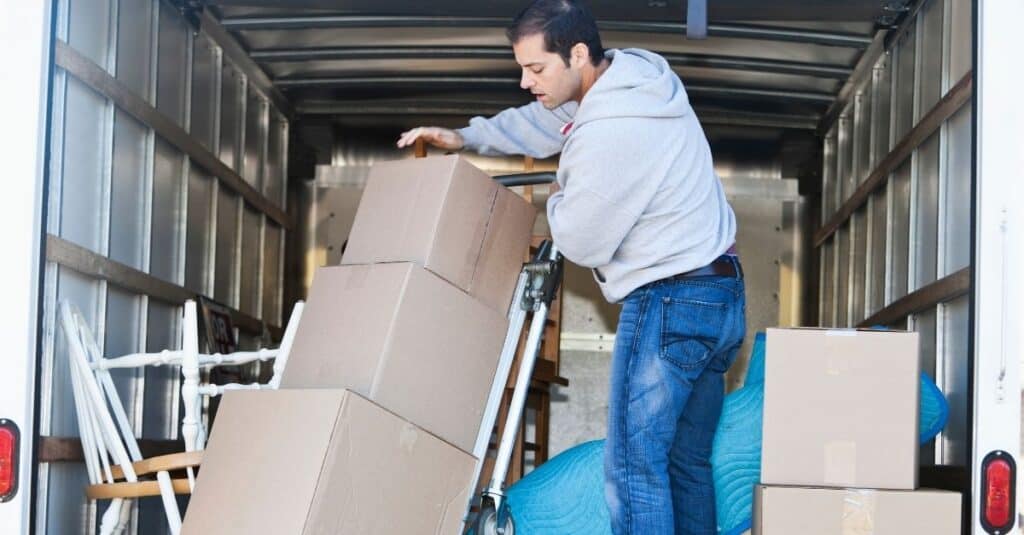 Make Money With A Box Truck By Offering Moving Services